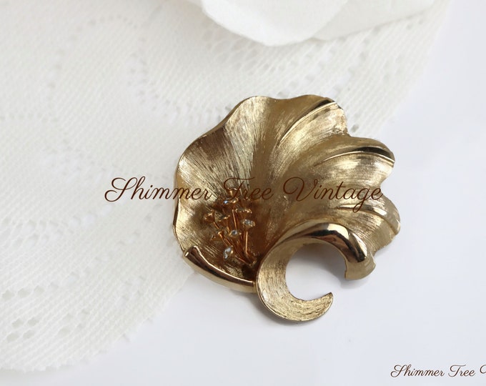 Gold Brushed Rhinestone Flower Brooch