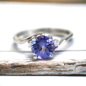 10K White Gold Tanzanite and Diamond Ring Size 6, comes with recent appraisal report image 1