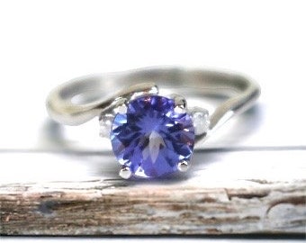 10K White Gold Tanzanite and Diamond Ring Size 6, comes with recent appraisal report