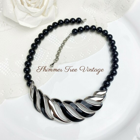 MONET signed Black and Silver Modern Bib Necklace - image 8