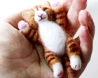 Lazy Kitten Needle Felting Kit 4“ (10cm) - Mother&#39;s Day Gift