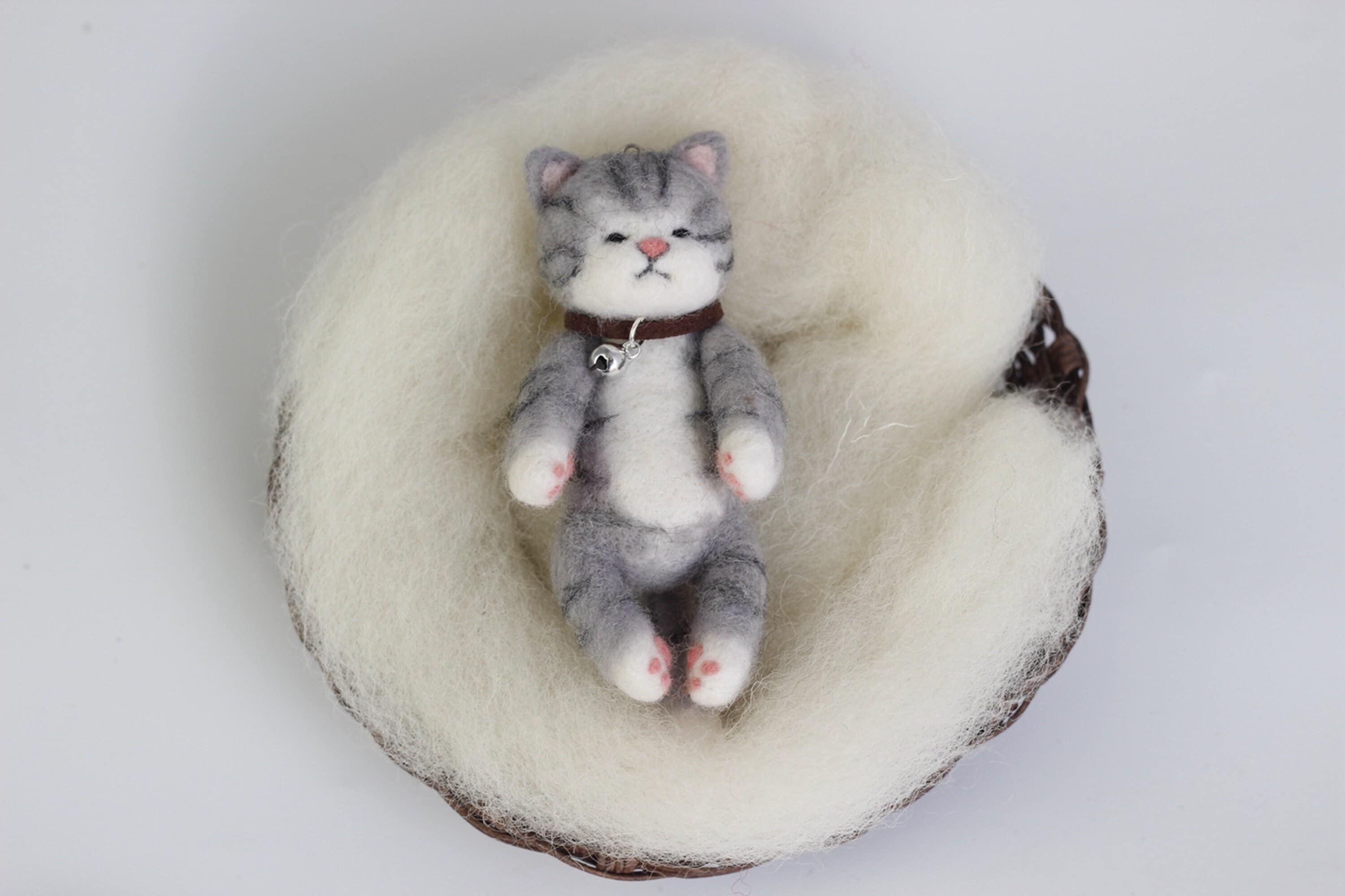 Feltsky Nadelfilz-Set Graue Katze – DIY-Bastelset Für Anfänger, Inkl. Wolle, Nadeln, Fingerschutz, Ca. 10 Cm Hoch