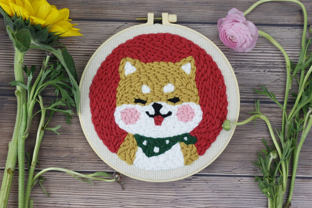 Punch Needle Chien Shiba Inu sur fond bleu