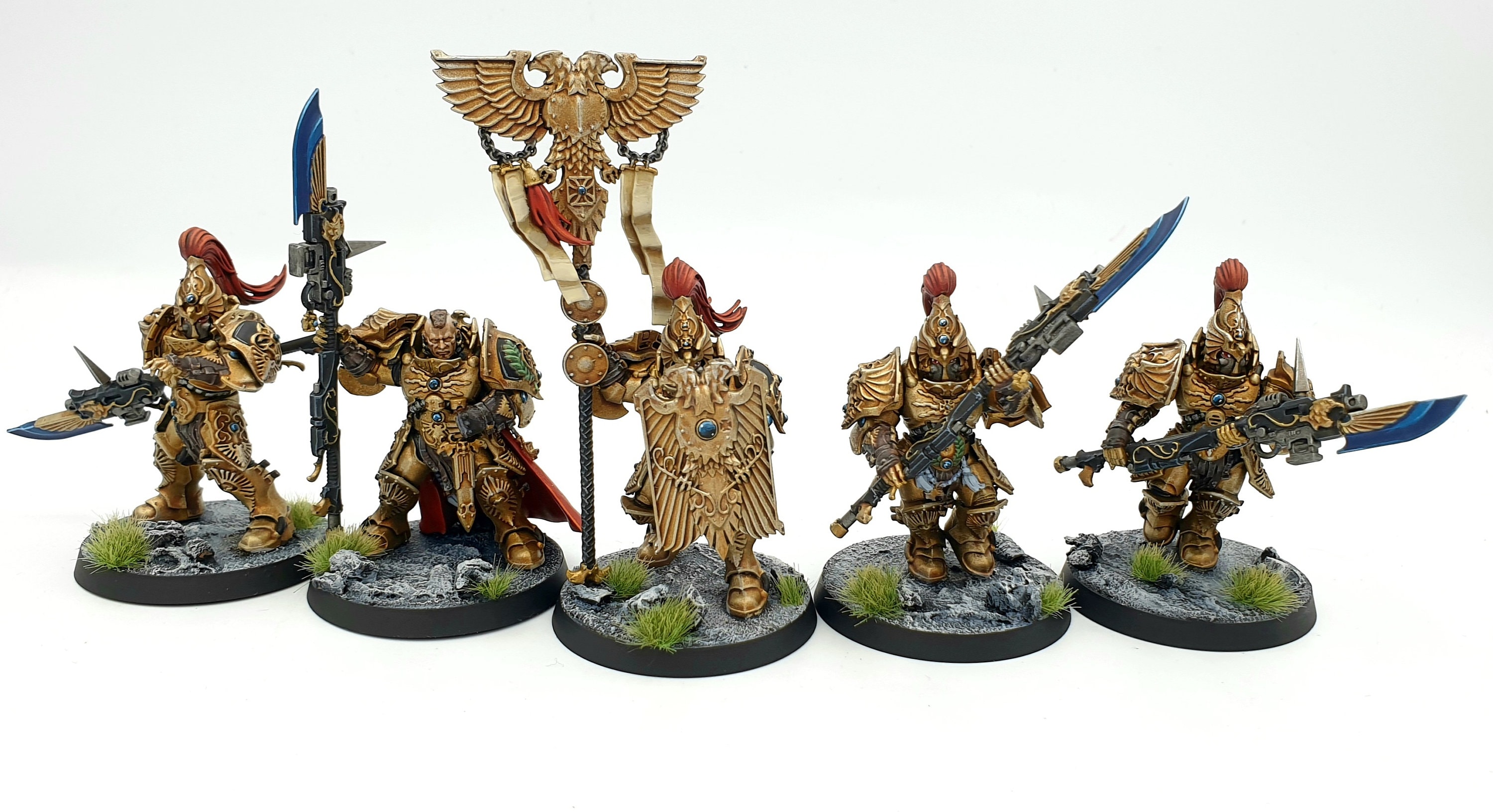 5 X Adeptus Custodian Guard With Vexilla & Shield Captain Painted Miniatures Models for Sale