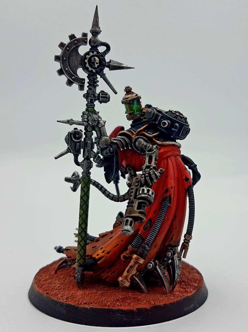 ウォーハンマー 40k スキタリイ テックプリースト ドミナス、塗装済み