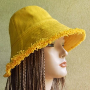 Women&#39;s  yellow denim bucket sun hat, fashion travel hat, women&#39;s bucket sun protection hat, denim bucket hat with a disheveled edge, fringe
