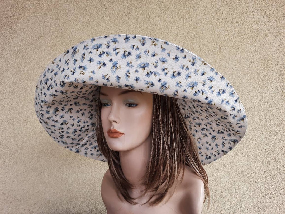 Women's Sun Hat, White Linen Sunscreen Hat in Small Flower With Wide