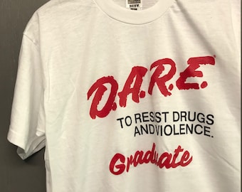 L vintage 90s DARE to resist drugs and violence t shirt