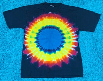 M * vintage y2k tie dye t shirt * 47.171