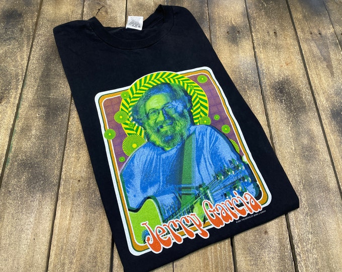 M * vintage 2001 Jerry Garcia  t shirt * grateful dead * 19.207