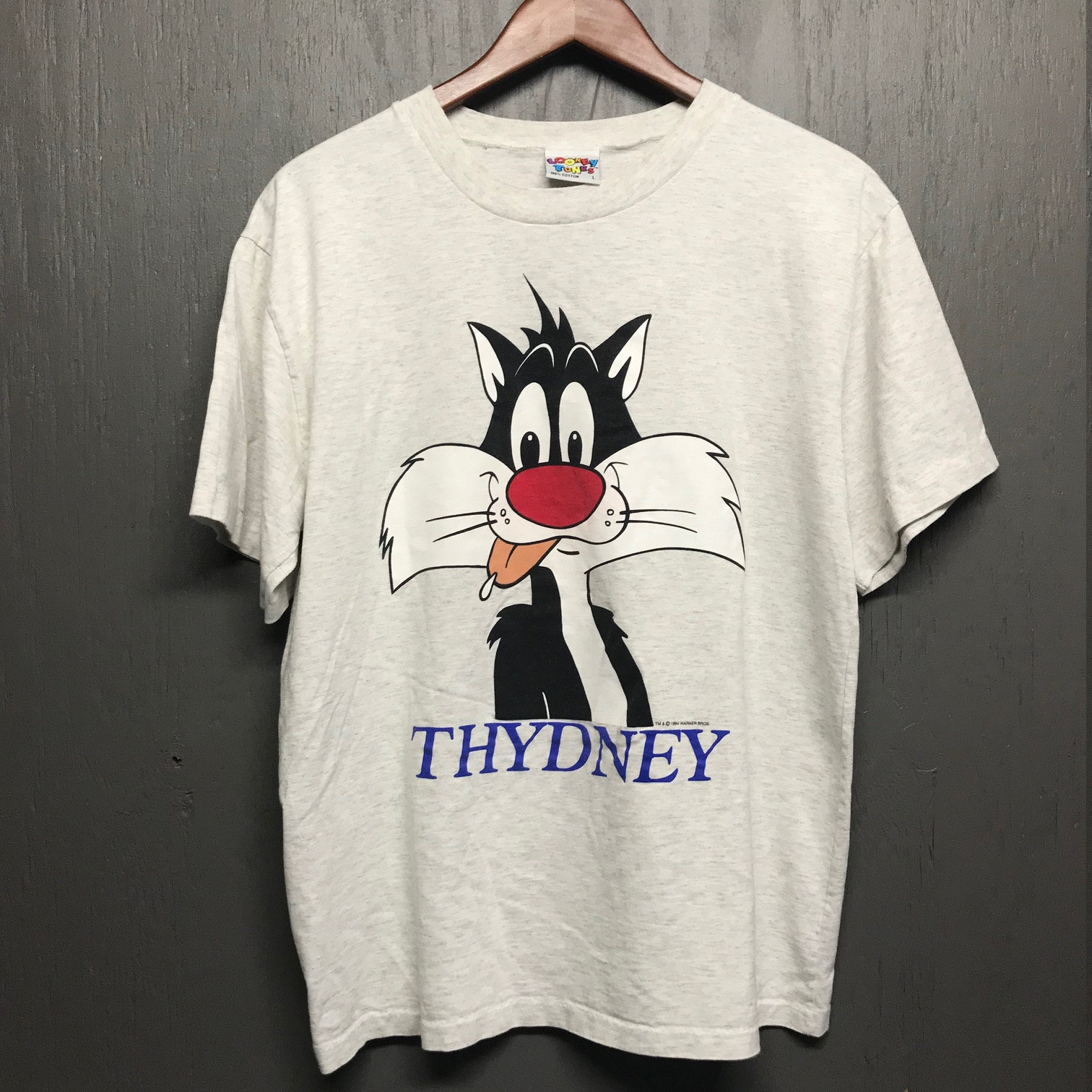 L vintage 90s 1994 Sydney Australia Sylvester Looney Tunes t shirt