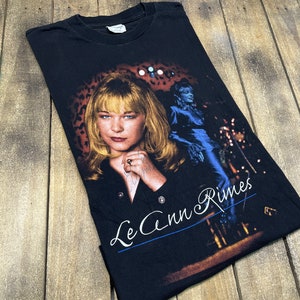 M * vintage 90s LeAnn Rimes autographed t shirt * concert tour country music signed * 51.168