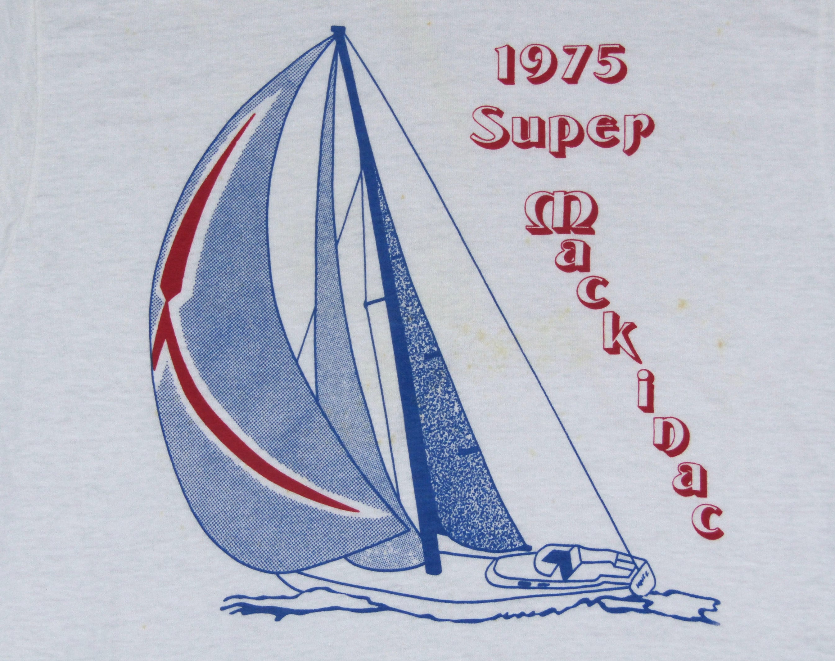Saugatuck Mi Sailboat T-Shirt Vintage 80s Sunset Tee Saugatuck Mi Sailboat T-Shirt Vintage 80s Sunset Tee