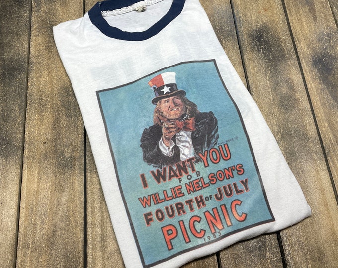 M * vintage 80s 1983 Willie Nelson picnic t shirt * concert tour fourth of july classic country * 63.192