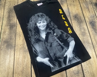 M * vintage 1992 Reba McEntire t shirt * concert tour country music 45.211