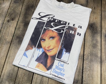 L * vintage 90s 1995 Loretta Lynn coal miners daughter t shirt * classic country * 13.171