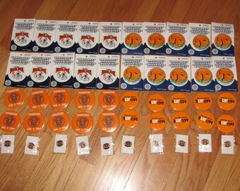 Lot of 50 vtg 90s Tennessee Vols pins * pin volunteers football button * V50 * for shirt hat jacket