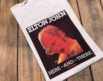 S * vintage 1976 Elton John MCA Records t shirt * concert 70s tour here and there