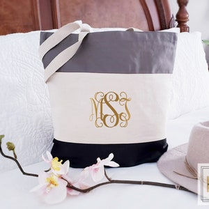 bridesmaid proposal mo monogrammed tote bag personalized bag Custom bridesmaid tote bag floral bridal party gifts bridesmaid gift idea