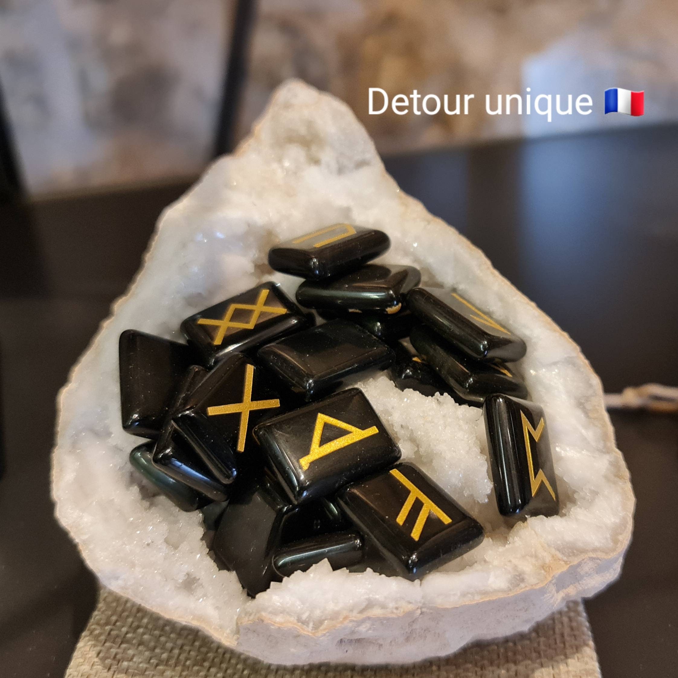 Sublime Cristal de Roche avec Runes en Obsidienne Oeil Céleste