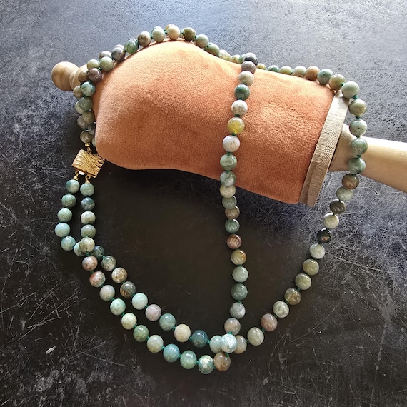 Vintage jadeite necklace, 800 silver gold-plated clasp, 60s, true vintage, jade, green, cottage, 18k gold-plated