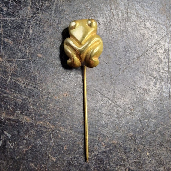 Rare L.A CANO frog brooch, pin, gold plated museum replica (24 carat gold plated), in pre-Columbian style