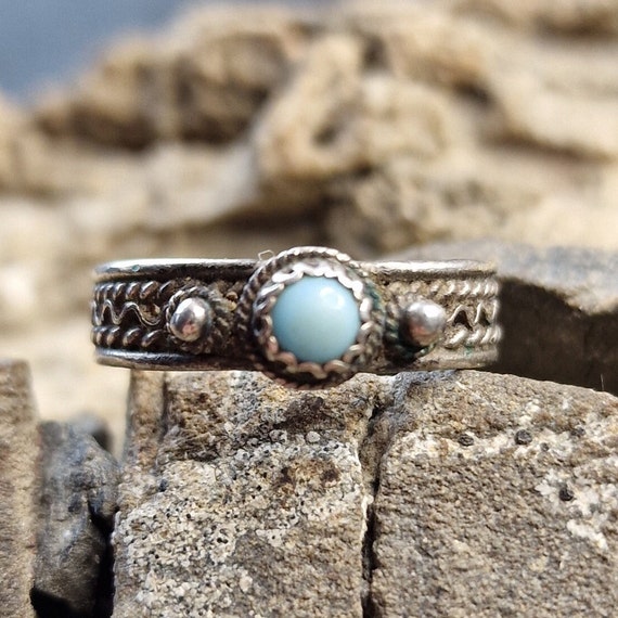 Old Navajo ring with turquoise made of sterling silver, filigree jewelry, tribal jewelry, boho