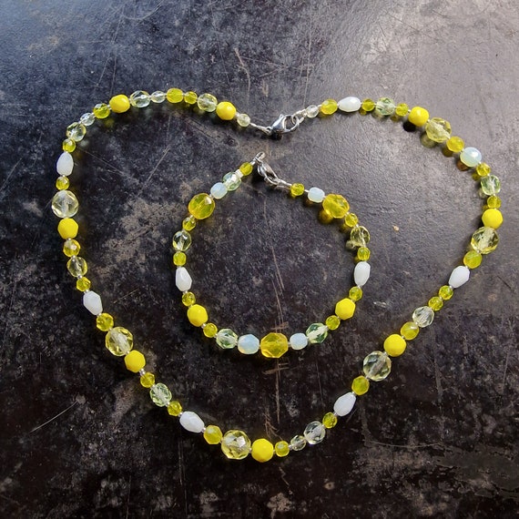 Modern glass jewelry set in yellow tones, Czech glass, bracelet and necklace, handmade