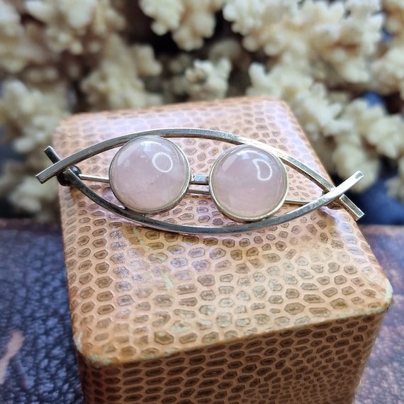 Vintage midcentury brooch made of silver, hallmarked 835 with rose quartz, true vintage, designer jewelry