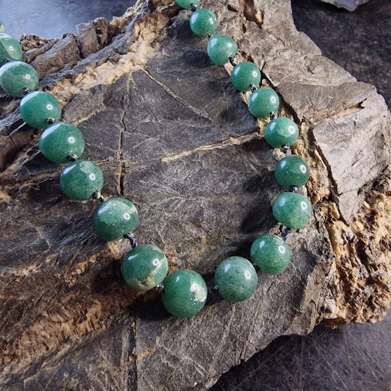 Vintage Chinese Aventurine necklace, necklace, ball chain, natural stone, true vintage, gradient, silk