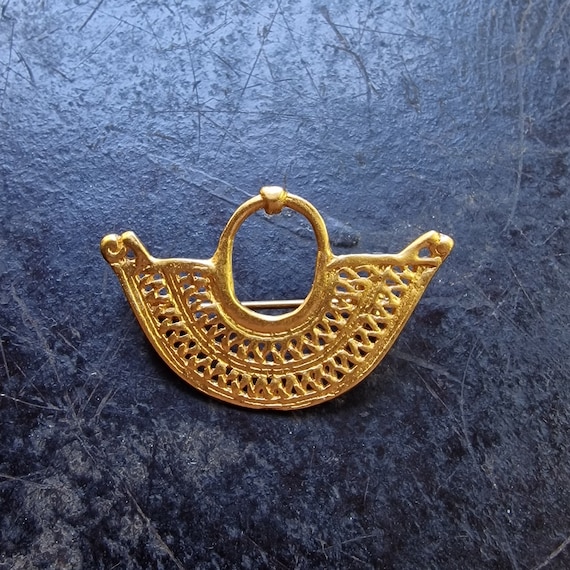 Rare L.A CANO brooch semi-circular gold-plated museum replica (24 carat gold-plated), in pre-Columbian style