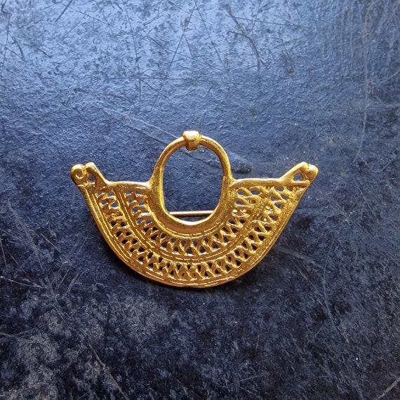 Rare L.A CANO brooch semi-circular gold-plated museum replica (24 carat gold-plated), in pre-Columbian style