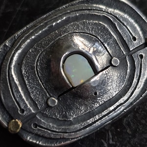 Designer Brosche mit Opal, 925 Sterling Silber, Edelopal, Brutalistisch, Designerschmuck