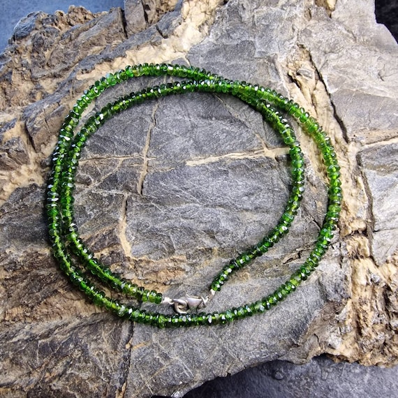 Gemstone jewelery Russian chrome diopside green with 925 silver clasp, approx. 10 grams, 50 carats, green gemstone chain, forest green