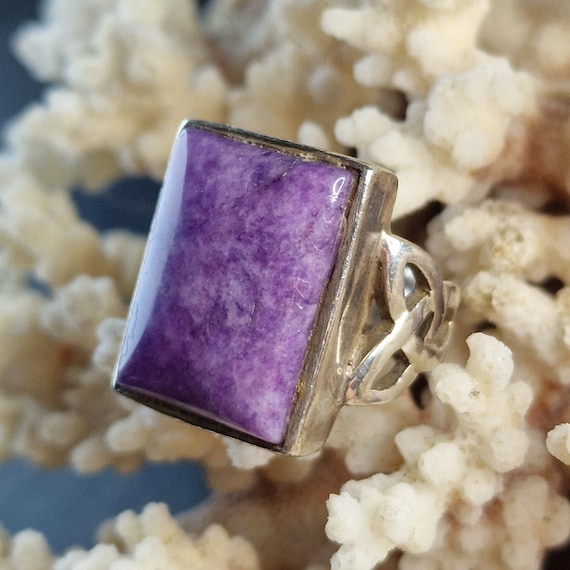 Large Forged Sugilite Ring made of 925 silver, good quality, handmade, Sterling Silver, Irish knot, tribal, boho