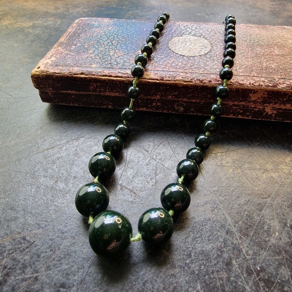 Rare Art Nouveu glass chain, necklace, Art Deco glass chain green, rare, Victorian, dark green, knotted, gradient