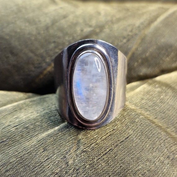 Indian 925 silver ring with a classic setting with moonstone, ethno, boho, tribal
