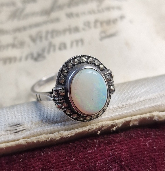 Great Opal Ring Marcasites Art Deco Style, 925, Sterling Silver, great fire, Art Nouveau, Elegant