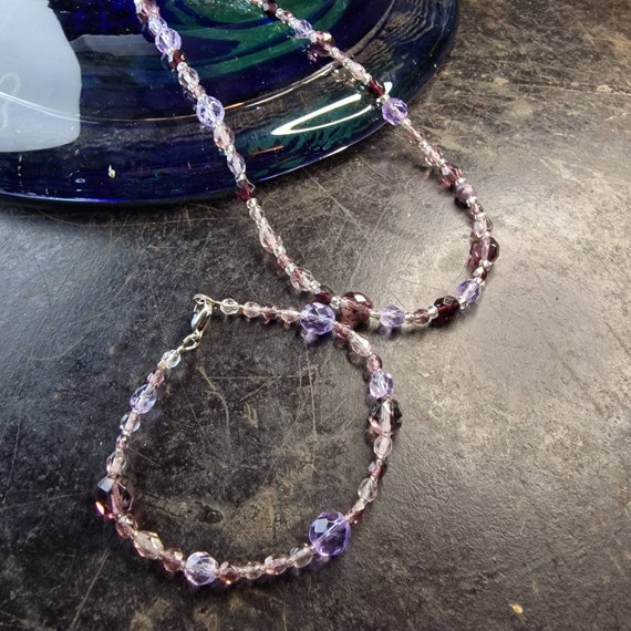 Modern glass jewelry set in purple tones, Bohemian glass, bracelet and necklace, handmade