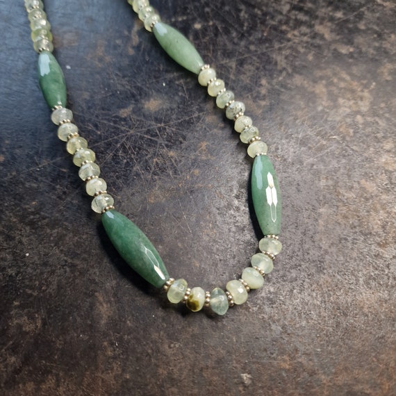 Gemstone chain necklace made of aventurine and prehnite, magnetic clasp, handmade, gemstone chain
