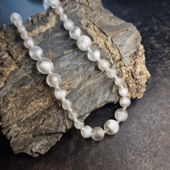 Vintage Bohemian glass necklace white, handmade midcentury, matt, ice effect
