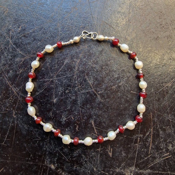 Indian 925 silver bracelet with freshwater pearls and red glass beads, tribal, boho