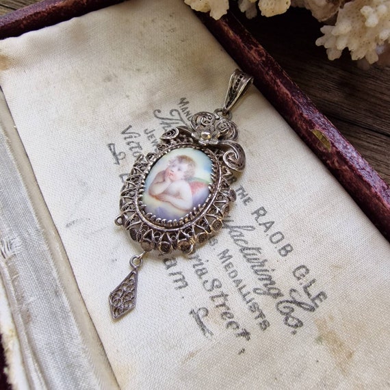 Vintage genuine silver pendant with painted porcelain, angel motif, filigree jewelry, true vintage, Art Nouveau, Art Nouveau