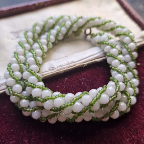 Vintage glass necklace, necklace, white and green from Bohemia, true vintage, around 1940, cottage, spring