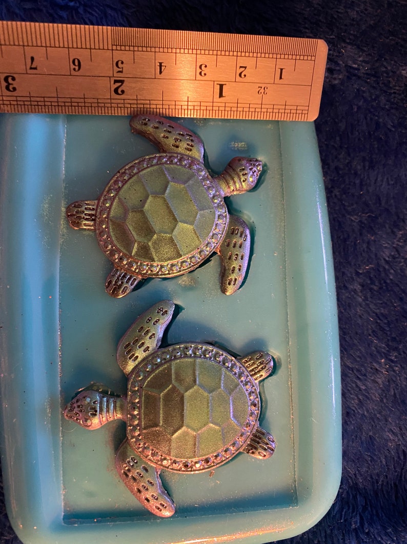 2 pice beautiful small turtle\u2019s for phone pops badges molds