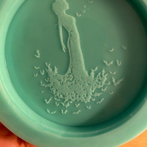 2 1/2 inch bat lady mold