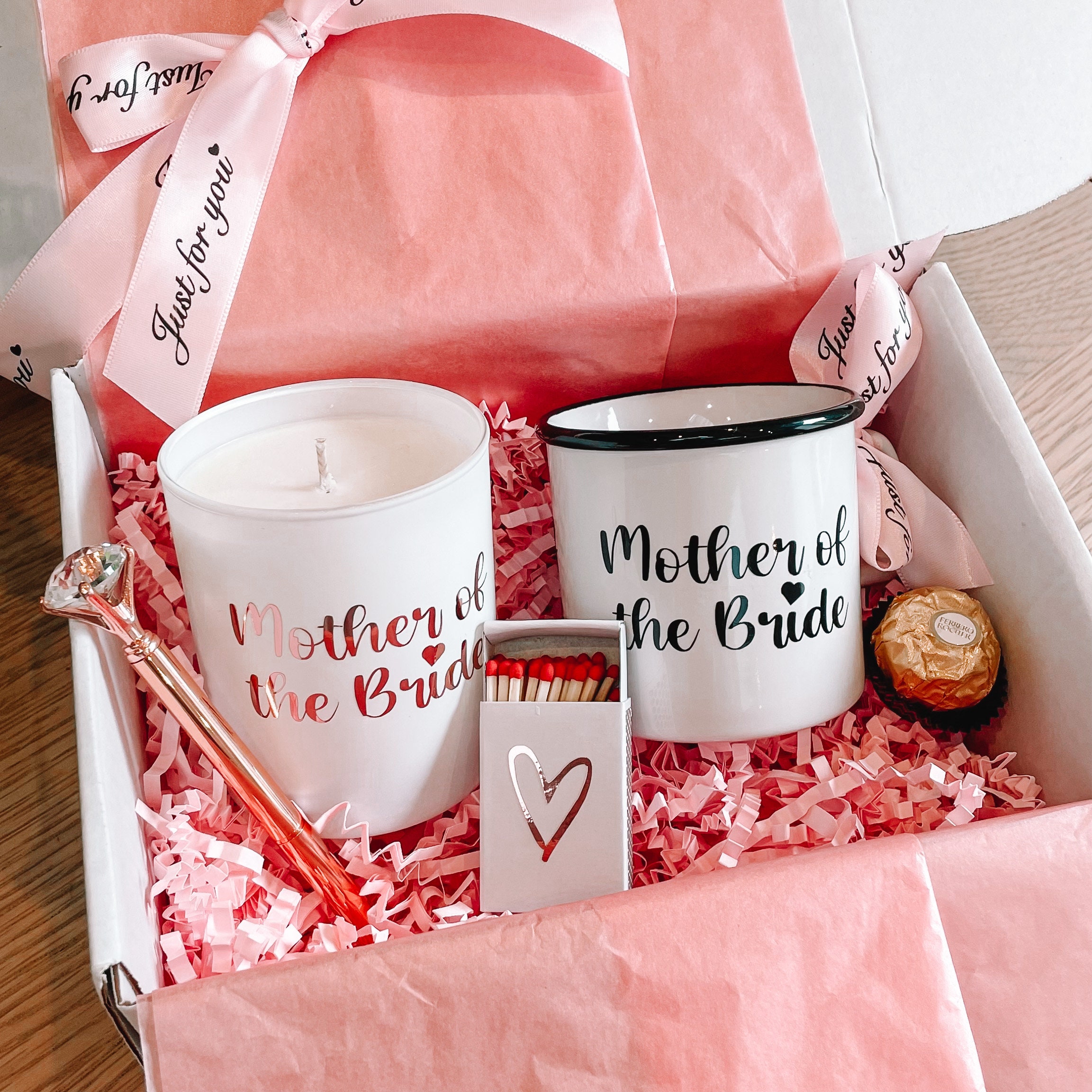 12 Sentimental Gift Ideas for the Mother of the Bride