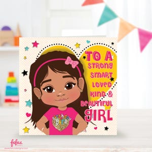 Jolie carte d'anniversaire avec affirmation de fille latina représentant une fille hispanique dessinée à la main par Fefus Designs