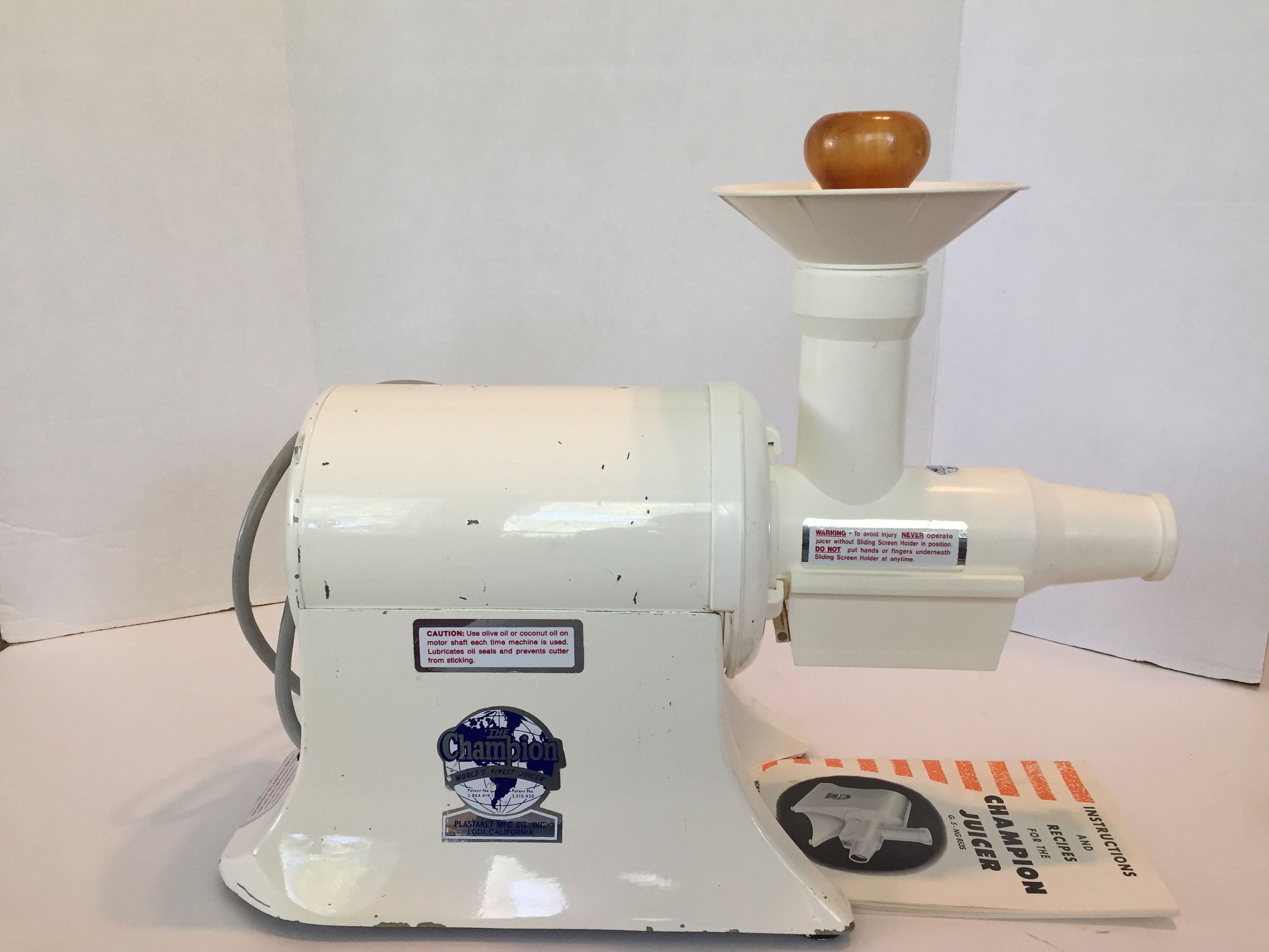 THE CHAMPION JUICER Heavy Duty Juicer Model ng 853S 