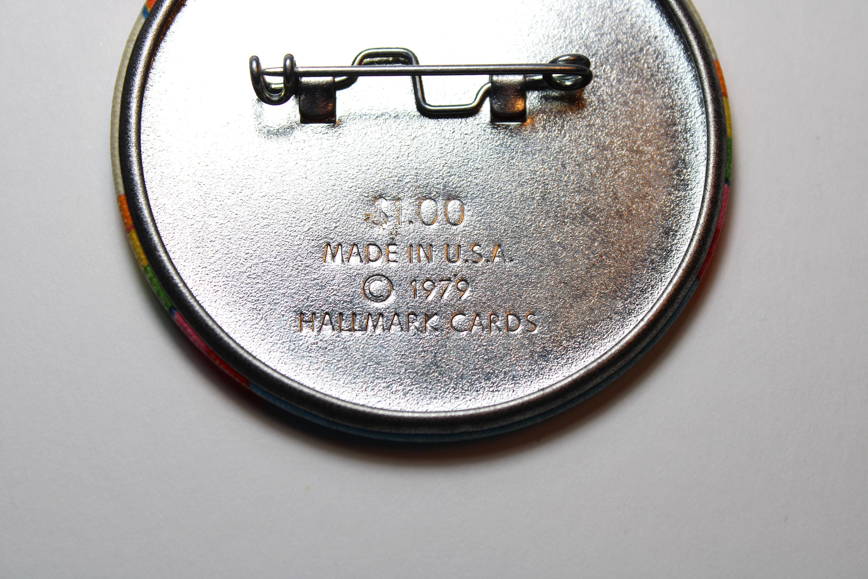 Vintage 1979 Hallmark Official Good Egg Button 3